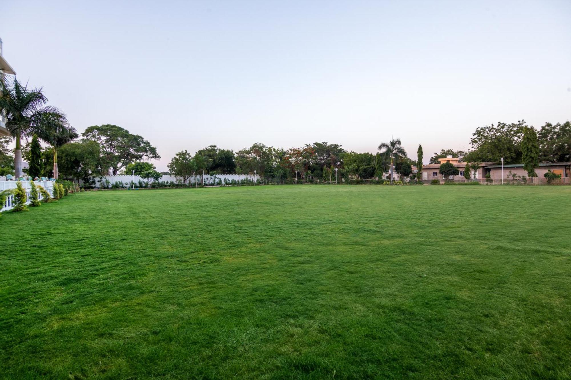 Sterling Aravalli Udaipur Buitenkant foto